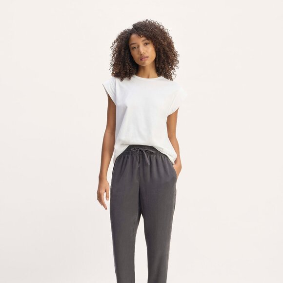 Everlane Women's Tapered Pant in Butterlite in Graphite, Size 2XS - Picture 2 of 2